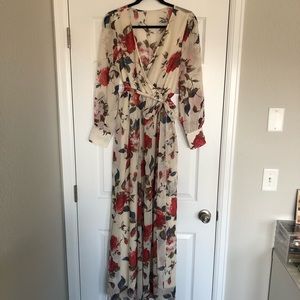 Like New!! Beautiful Floral Long Sleeve Maxi Dress